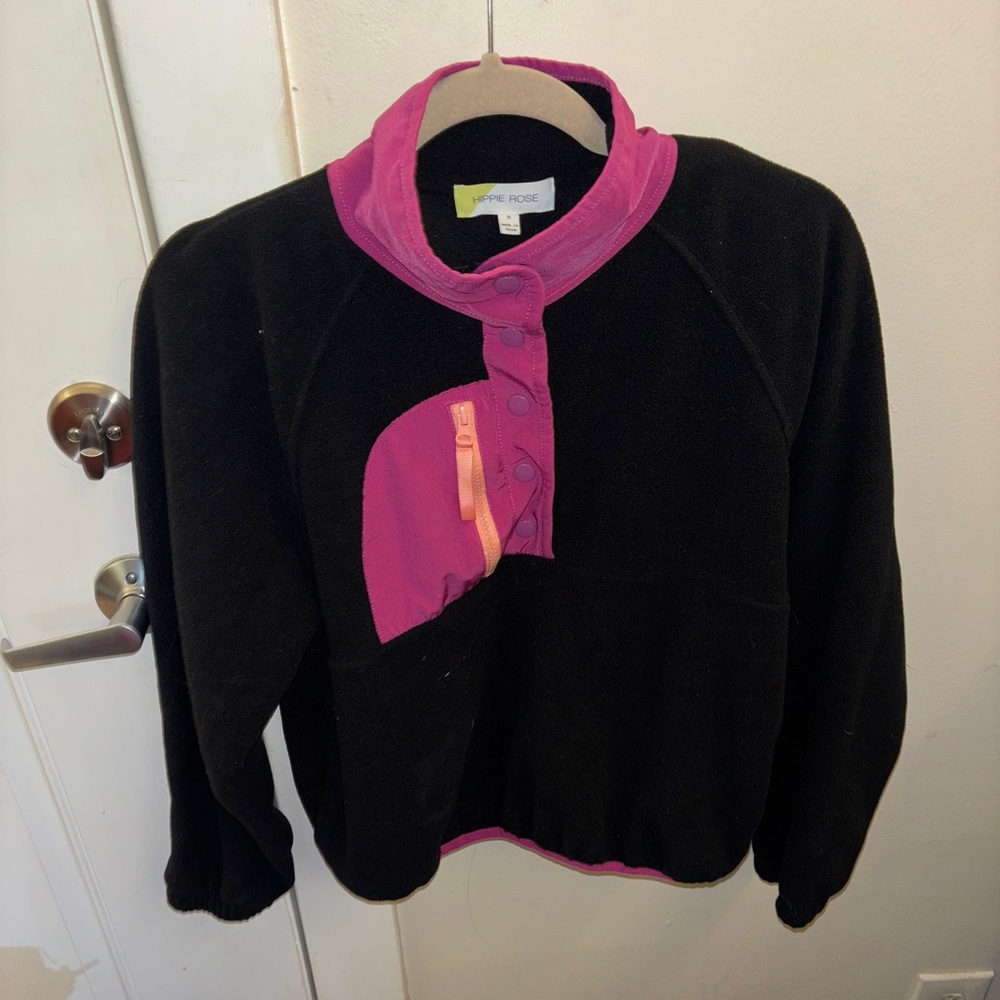 Quarter button cropped pullover